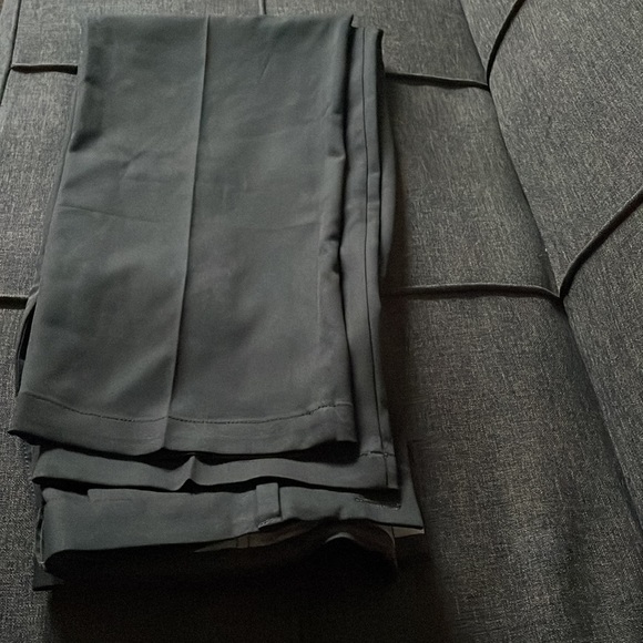 Haggar Classic Fit Cool 18 Pro Dress Pants - Picture 2 of 3